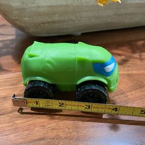 Teenage Mutant Ninja Turtles Rad Rip Racer Stretch & Squish Version. Leonadrdo